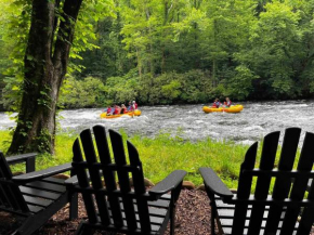 Nantahala River Luxury Escape-on the river!